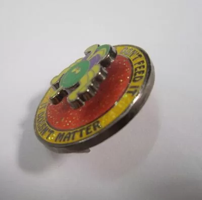 bobble head pin-bevel picture